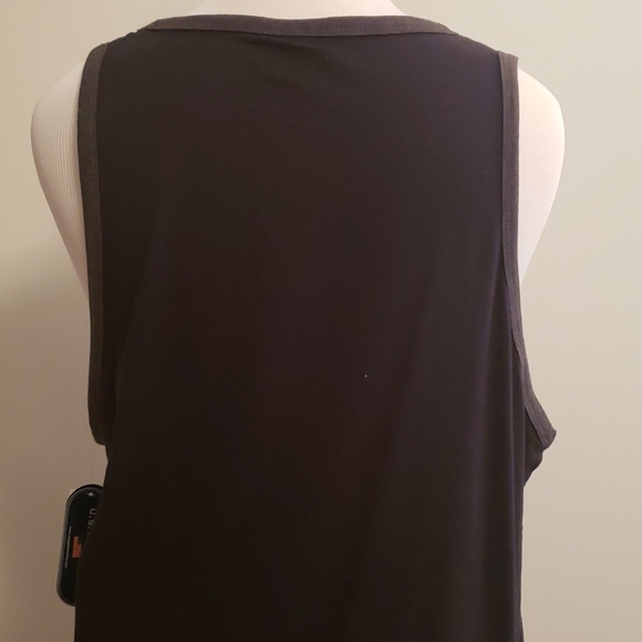 Tank - Picture 3 of 5